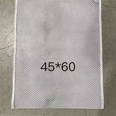Housse de vêtement non tissée